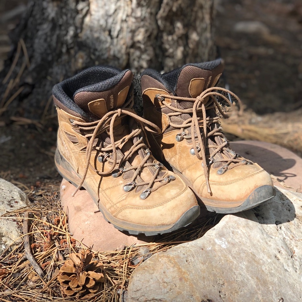 LOWA Womens Hiking Boots Size 8